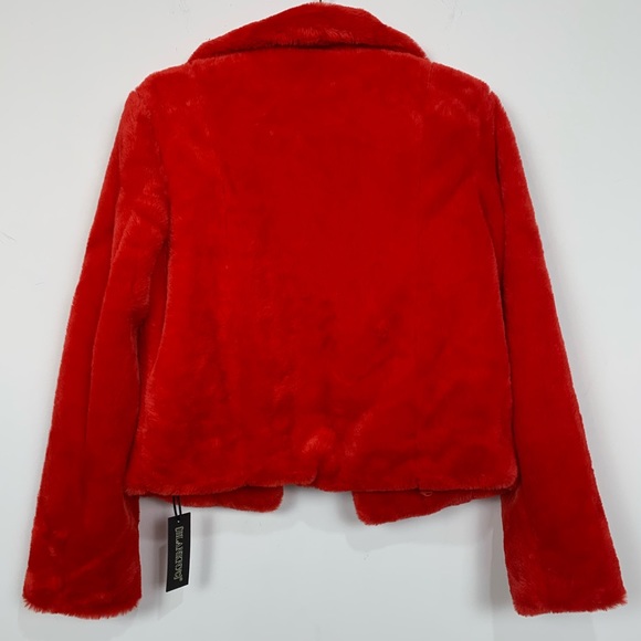 NWT BlankNYC Crop Faux Fur Jacket in Siren Red - Picture 3 of 3